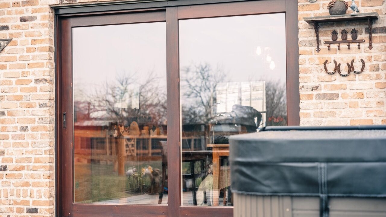 Kleinhouten verwijderd voor strakker design bij kapsalon Ledegem